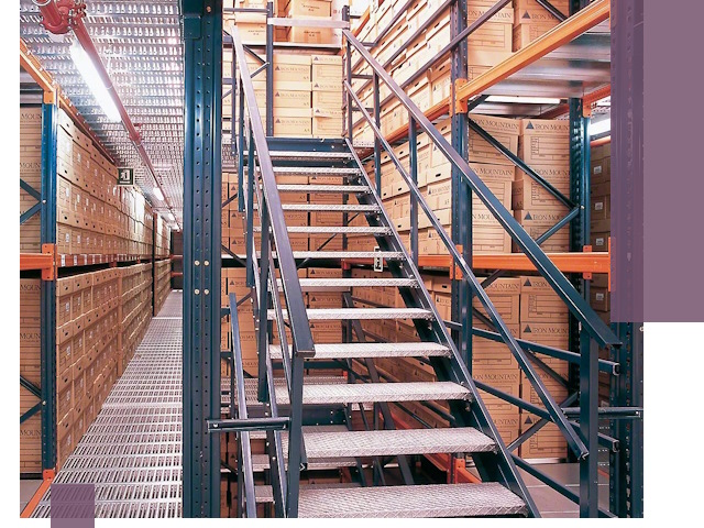 Лестницы складские прочные и безопасные под ключ в Барабинске