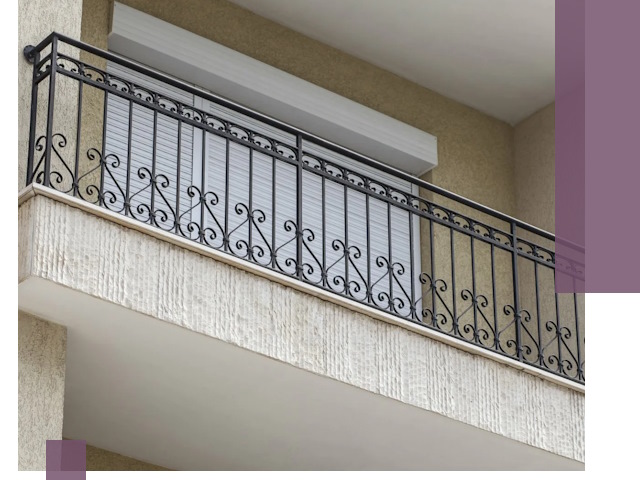 Балконные ограждения из металла и стекла в Барабинске для домов