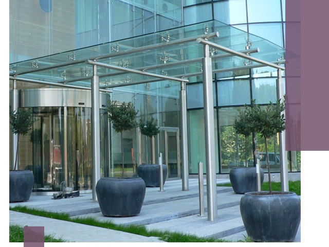 Навесы из стекла на заказ в Барабинске — монтаж и установка