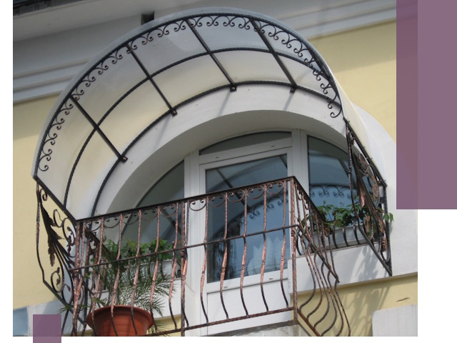 Козырьки над балконом в Барабинске — изготовление и монтаж