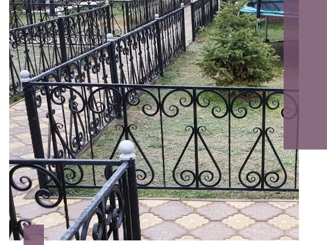Кованые газонные ограждения под ключ в Барабинске